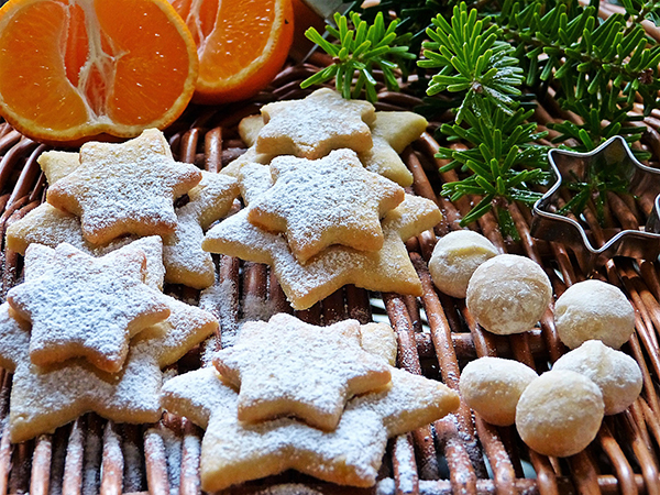 W czasach Tudorów, podobnie jak dzisiaj, podczas świąt na stołach gościły słodycze. © Pixabay.com, silviarita.