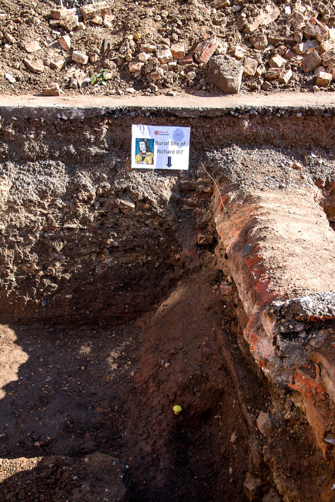 Fragment parkingu w Leicester, gdzie odkopano szczątki Ryszarda III. © Wikimedia Commons, richard iii trench 1 richard iii burial site 02, Chris Tweed