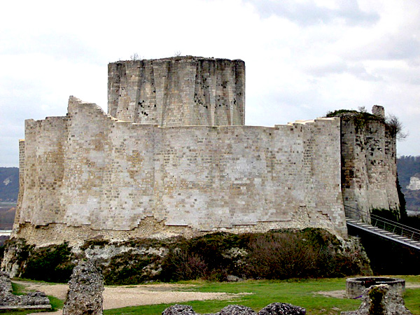 Château Gaillard, którego utrata mogła mieć katastrofalne skutki dla pozycji wojskowej Jana w Normandii. © Wikimedia Commons, Urban.