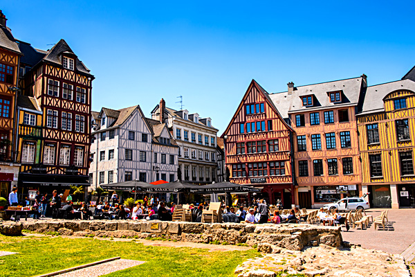 plac imienia Joanny d'Arc w Rouen. © Shutterstock.com