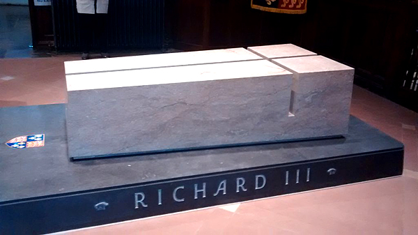 Sarkofag Ryszarda III. © Wikimedia Commons, Kris1973.